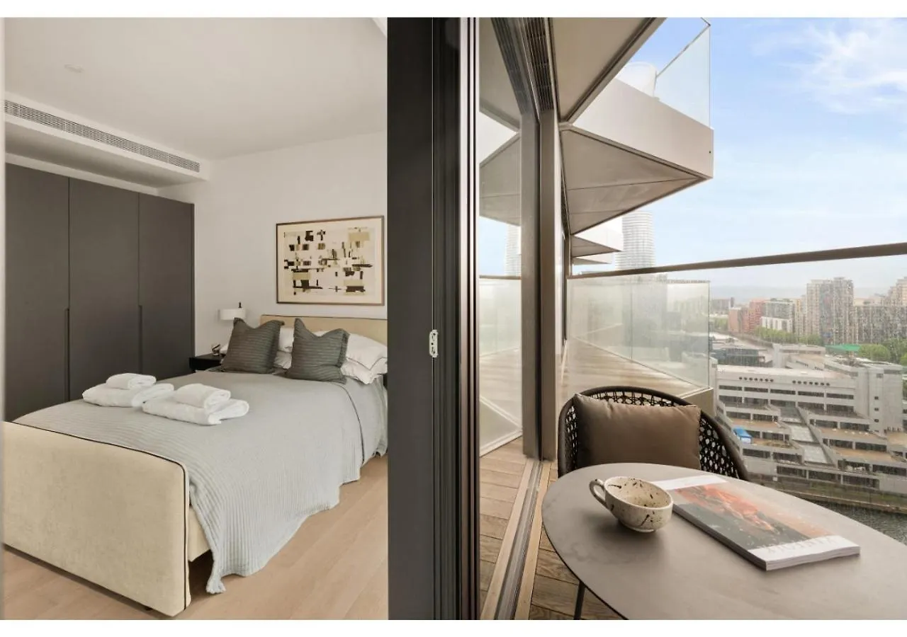 Elegant And Modern Apartments In Canary Wharf Right Next To Thames London 0*,