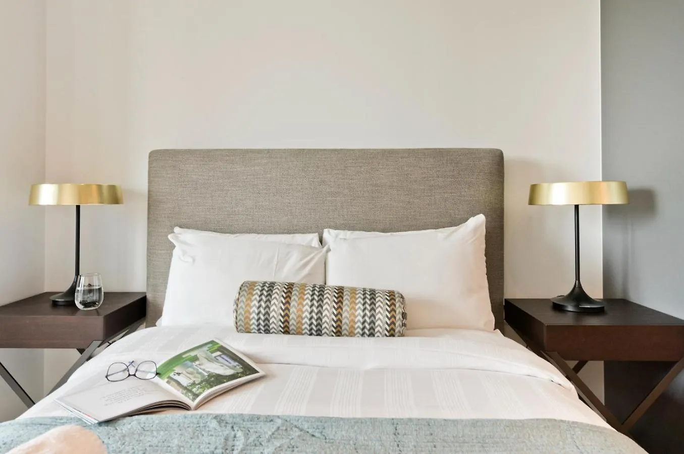 Elegant And Modern Apartments In Canary Wharf Right Next To Thames London 0*,