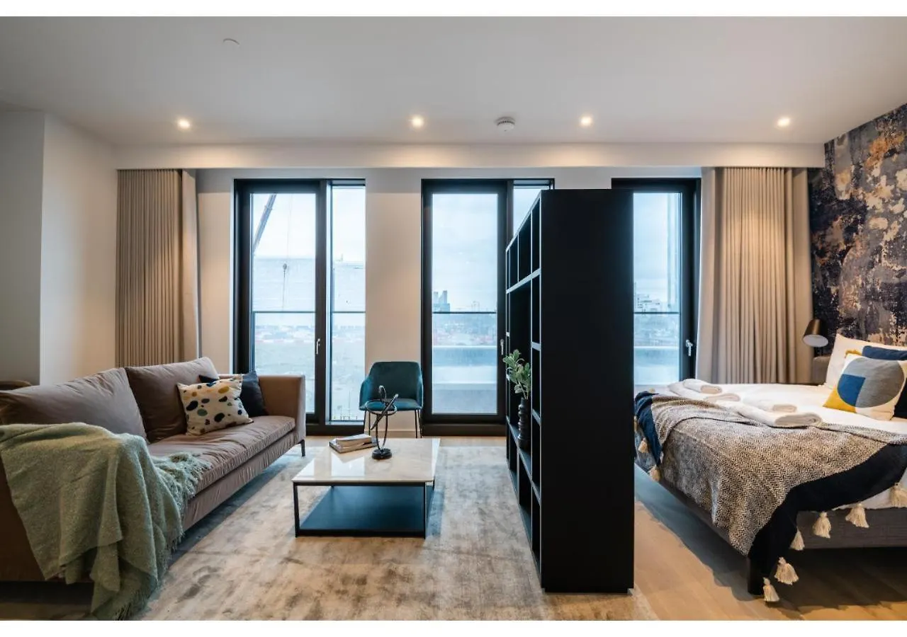 Elegant And Modern Apartments In Canary Wharf Right Next To Thames London 0*,